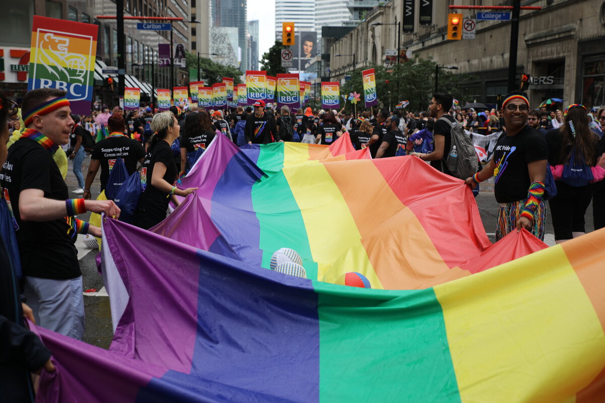 Pride Toronto Parade. Фото: viewthevibe.com 
