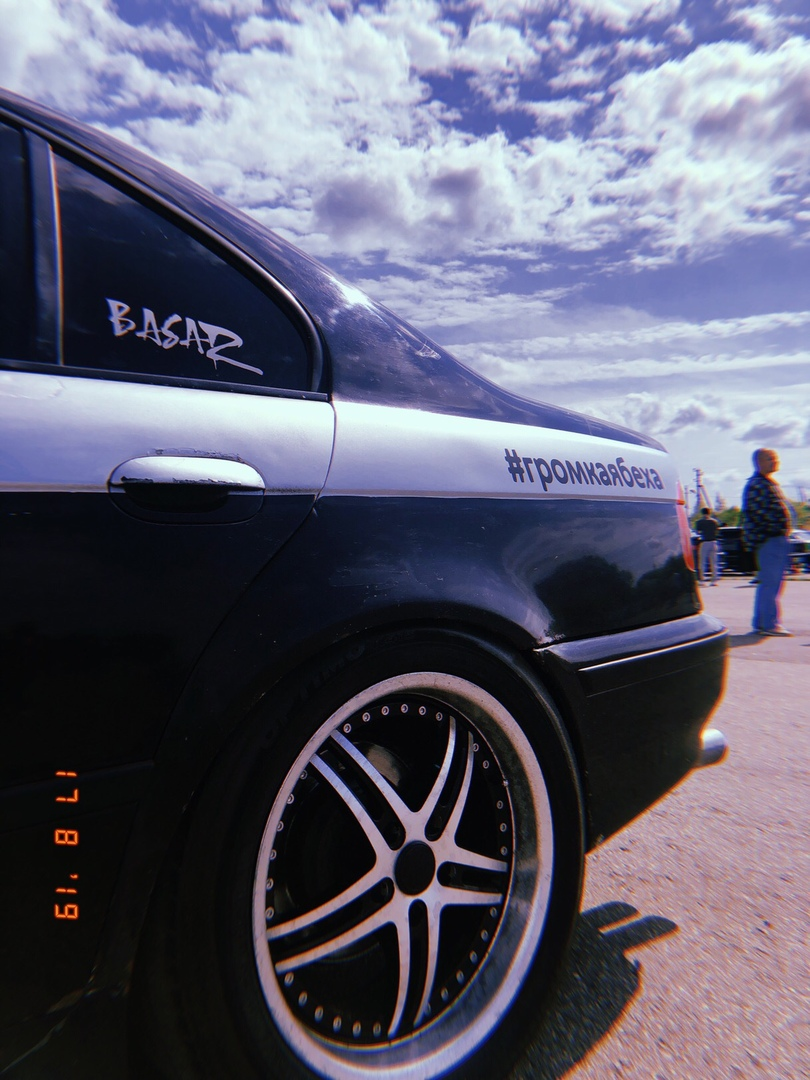 Боевая BMW  5-й серии из Дмитрова.