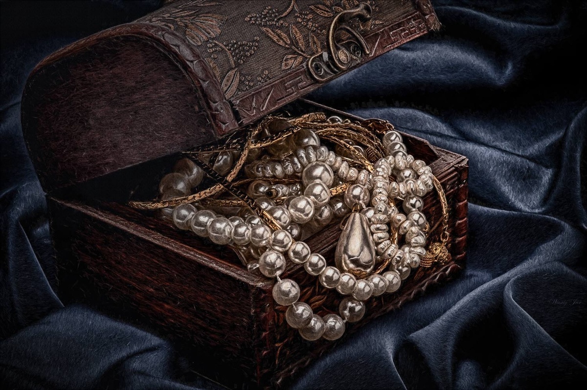 Ювелирные украшения дополняют тебя, дают возможность почувствовать себя какой-то особенной. Кэтрин Зета-Джонс.