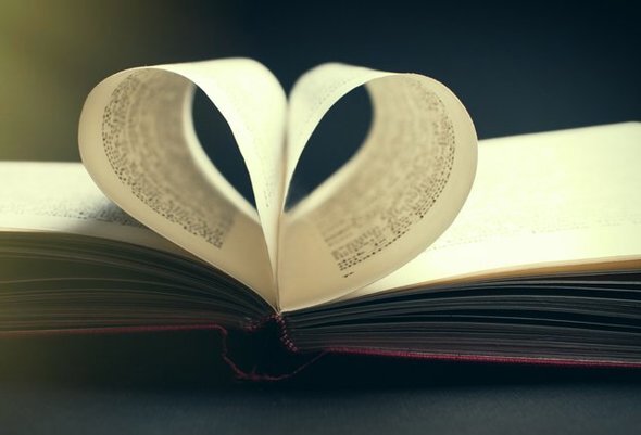 Почему-то именно эта картинка всплывает в памяти при упоминании первой любви :)