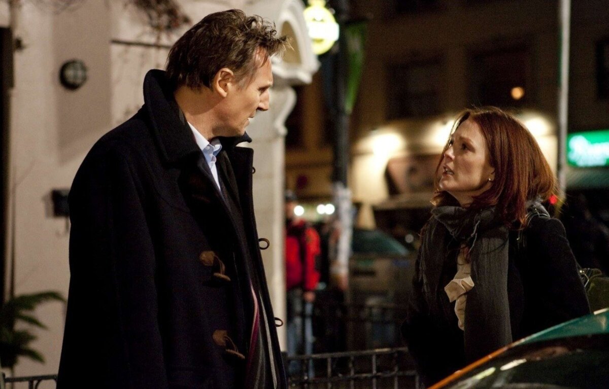 кадр из фильма Хлоя 2009