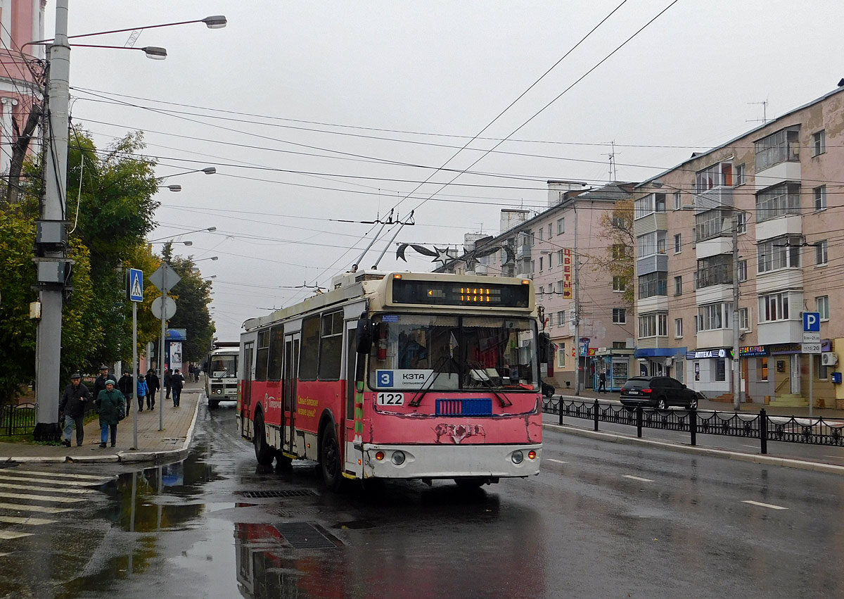 Троллейбус 122 на 3 маршруте, улица Кирова