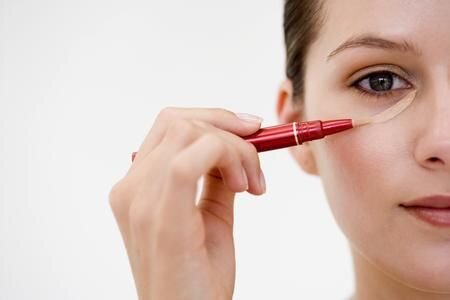 http://www.momichetataotgrada.com/article/6-osnovni-pravila-za-nanasyane-na-korektor.html