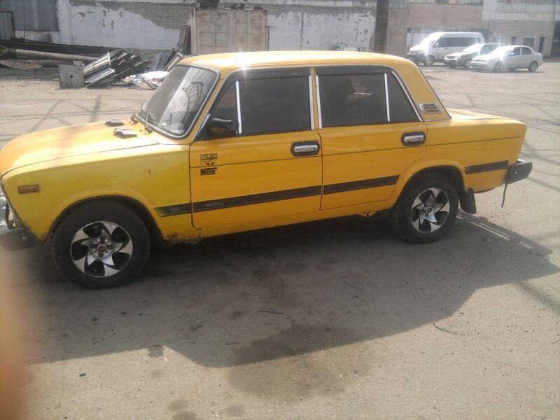 Шестерка- цвет канарейка