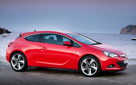 Opel astra 2012 года.