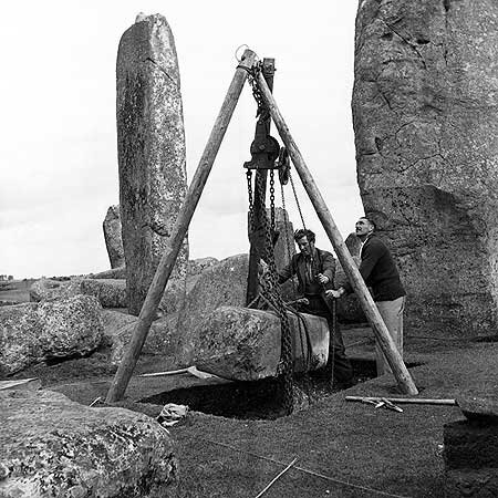 © stolenhistory.org