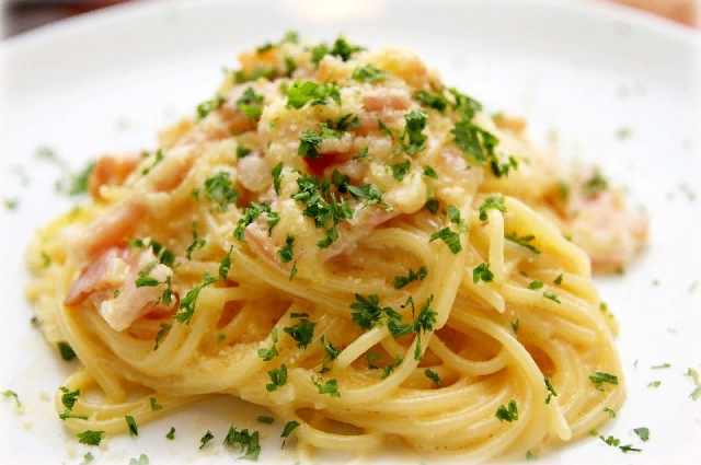 Всего 20 минут - и популярное итальянское блюдо на вашем столе. Фото: pixabay.com