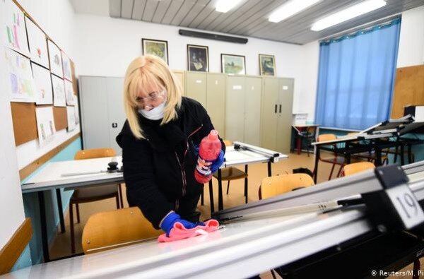 Дезинфекция  класса в Италии