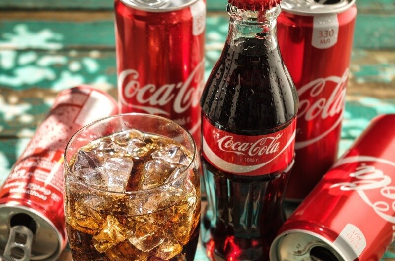 Кока кола и алкоголь: эксперименты компании и немного истории