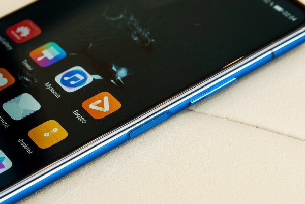 Его и в руках держать приятно, и выглядит он здорово