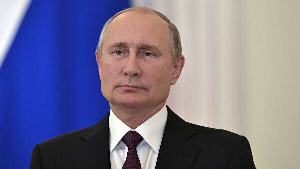 Президент РФ Владимир Владимирович Путин объявил 7-ми дневные выходные для работающих людей с сохранением заработной платы с 28 марта по 5 апреля 2020 года в связи с распространением коронавируса по миру. 