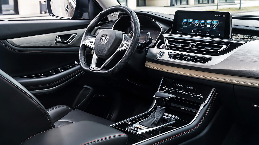 Салон Changan CS75 FL. Фото компании