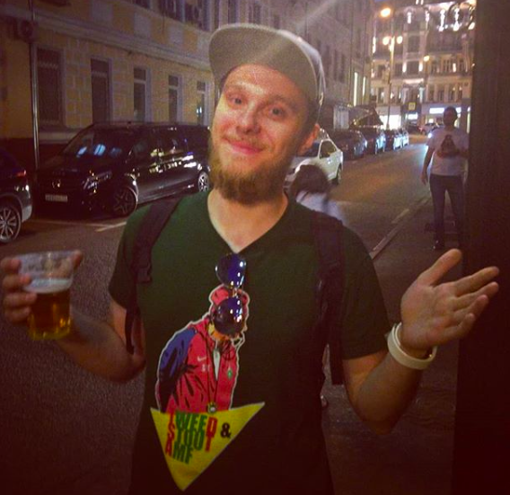 Да-да, это я не вовремя решил писать про спортивные путешествия. Остаётся только пожимать плечами!