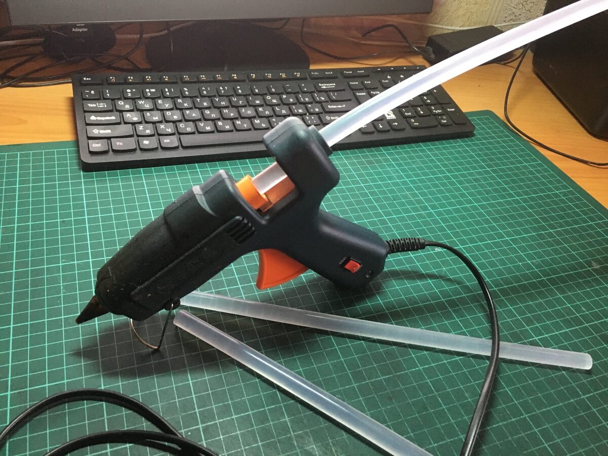 Клеевой пистолет