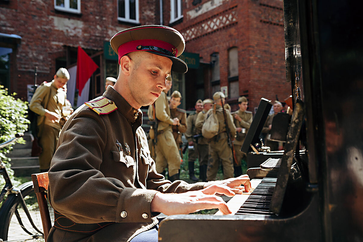 По законам военного времени сериал