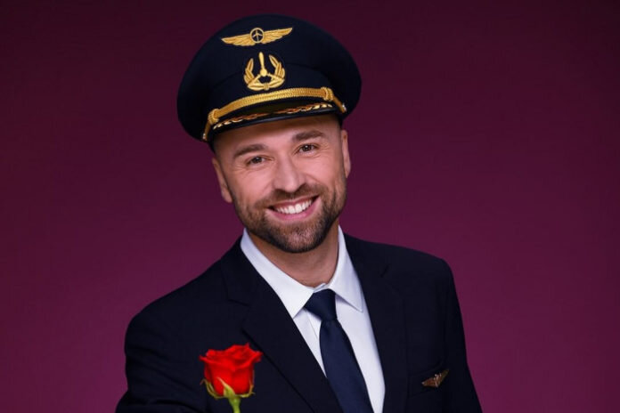 Макс Михайлюк вырос в Одессе, но долгое время живет в Майами, где открыл школу по обучению пилотов