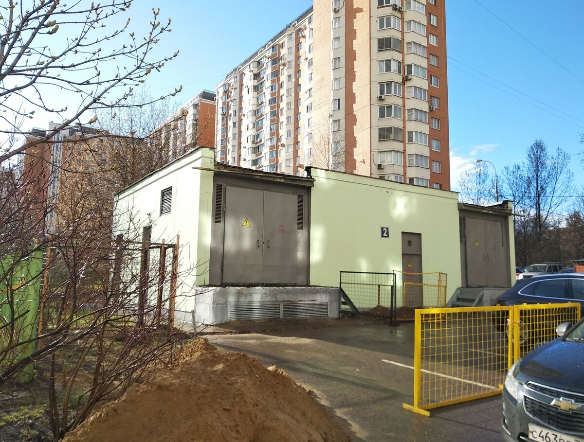 Подстанция РТП-18199, во дворе дома 2 по Ялтинской 