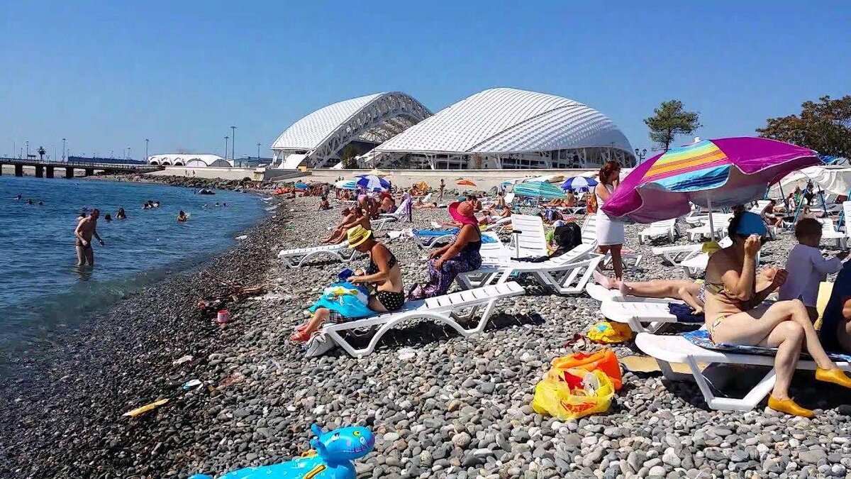 Отзывы об отдыхе в адлере. Олимпийский парк Сочи пляж. Пляж Императорский Адлер. Пляж олимпийского парка Адлер. Пляж Сочи парк Адлер.