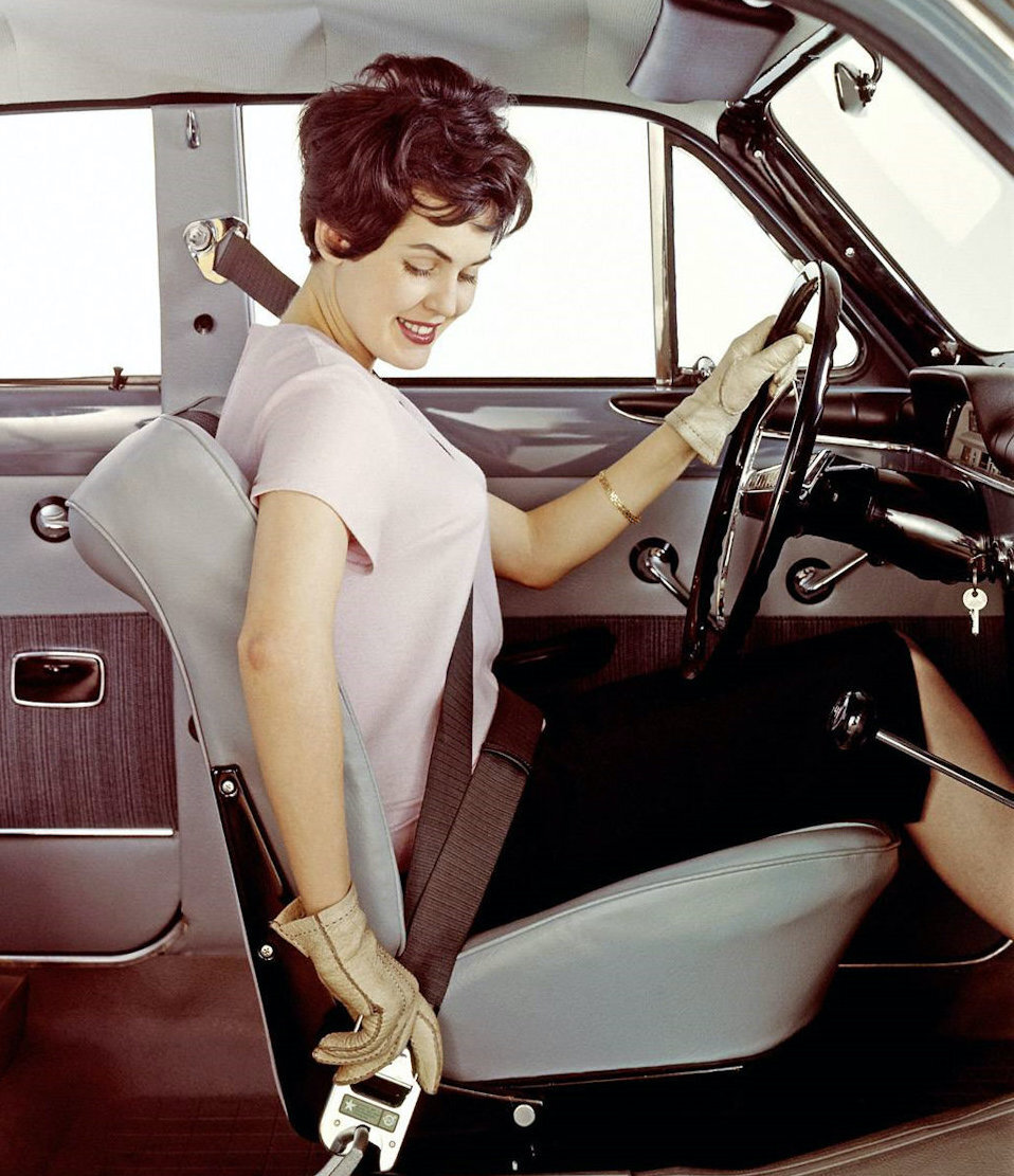 Первый трехконечный ремень безопасности Volvo(фото из интернета)