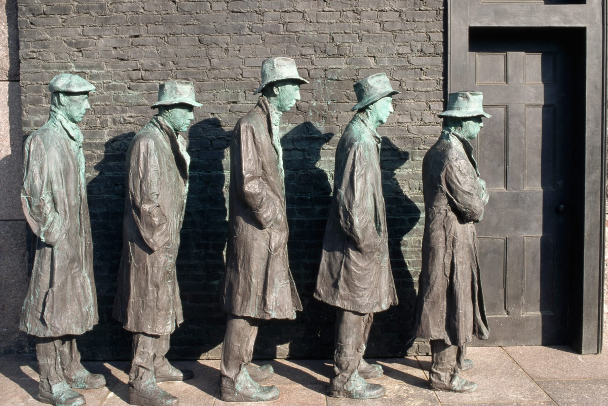 Деталь с изображения бедных фигур Джорджа Сигала, посвящена памяти эпохи Великой депрессии