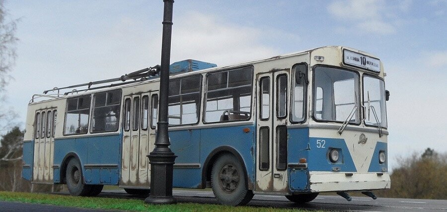 Модель троллейбуса ЗиУ-9 в масштабе 1:43, автор Денис Савельев