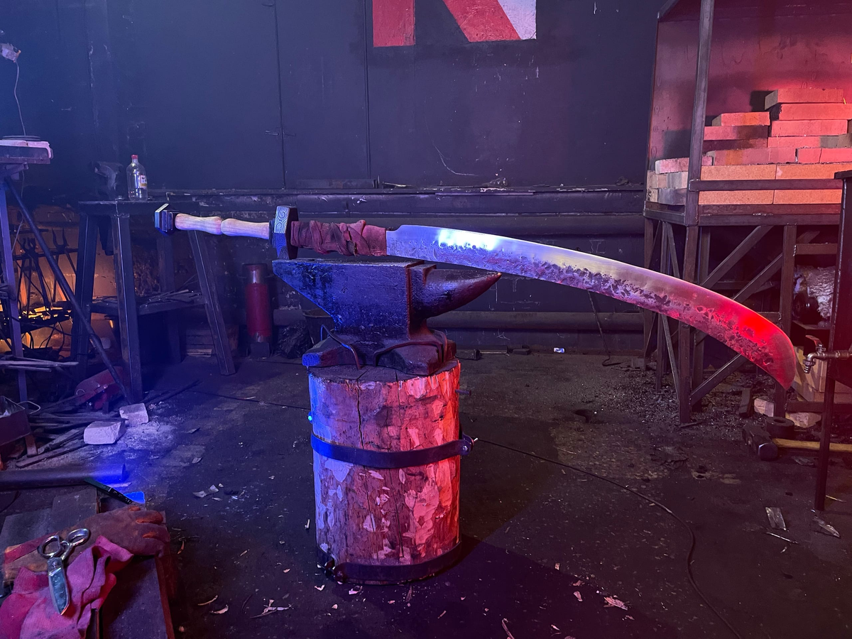 Двуручный меч из Elden Ring от Red Forge