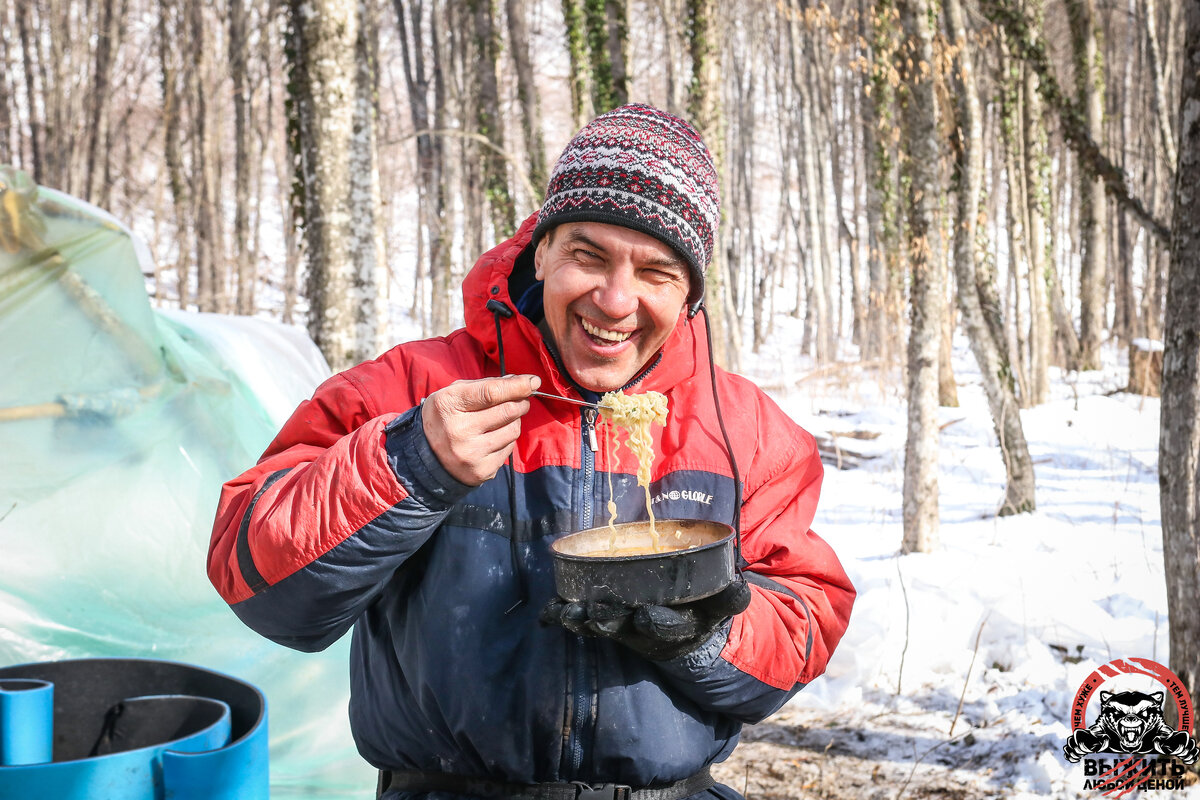 Это фото с проекта "Выжить любой ценой", там калории горели, даже не успевали пополнять!