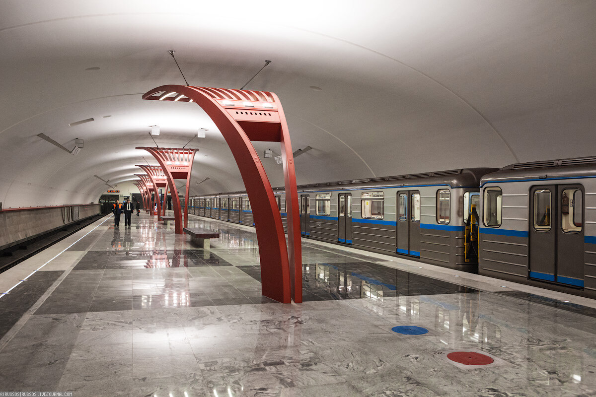 Московский метрополитен станция Алма-Атинская