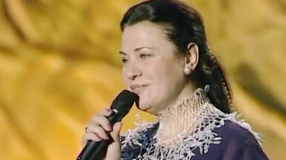 Валентину толкунову поговори со мною мама. Валентина Толкунова поговори со мною. Валентина Толкунова поговори со мною мама. Валентина Толкунова с мамой. Толкунова поговори со мною.