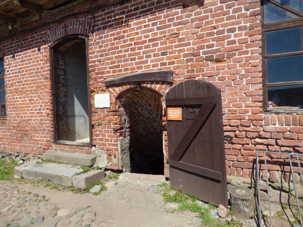 Вход в музей. Что такое инквизиция - читайте в галерее