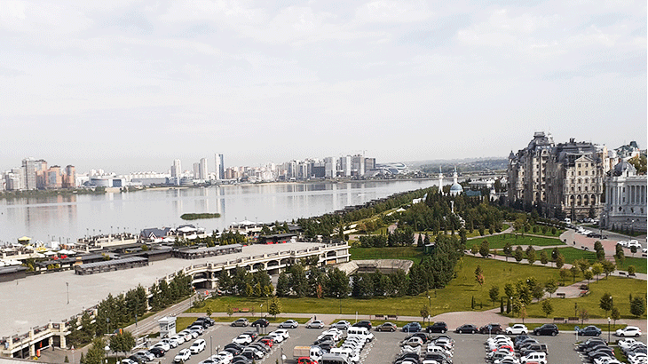 Кремлевская набережная. Фото автора.