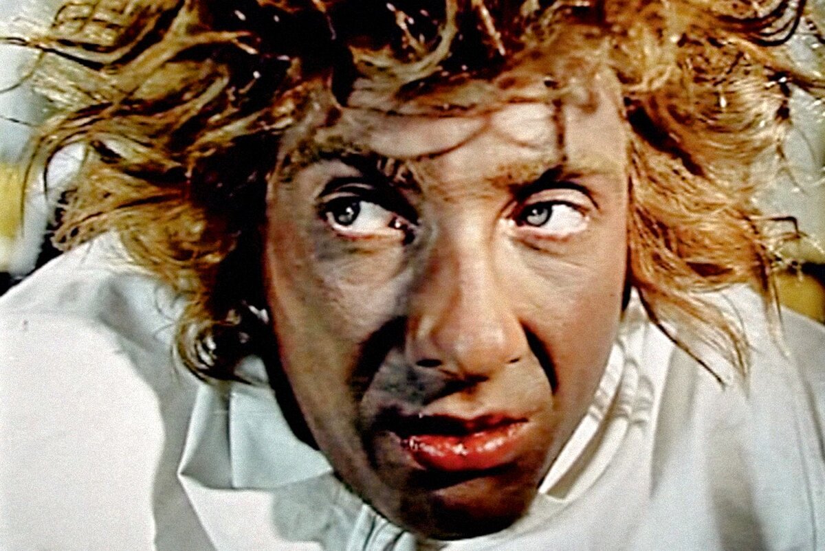 Кадры из  фильма "Человек ниоткуда"