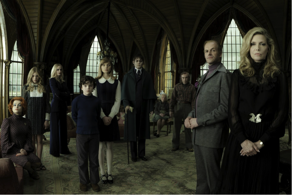 Кадр из фильма «Мрачные тени»