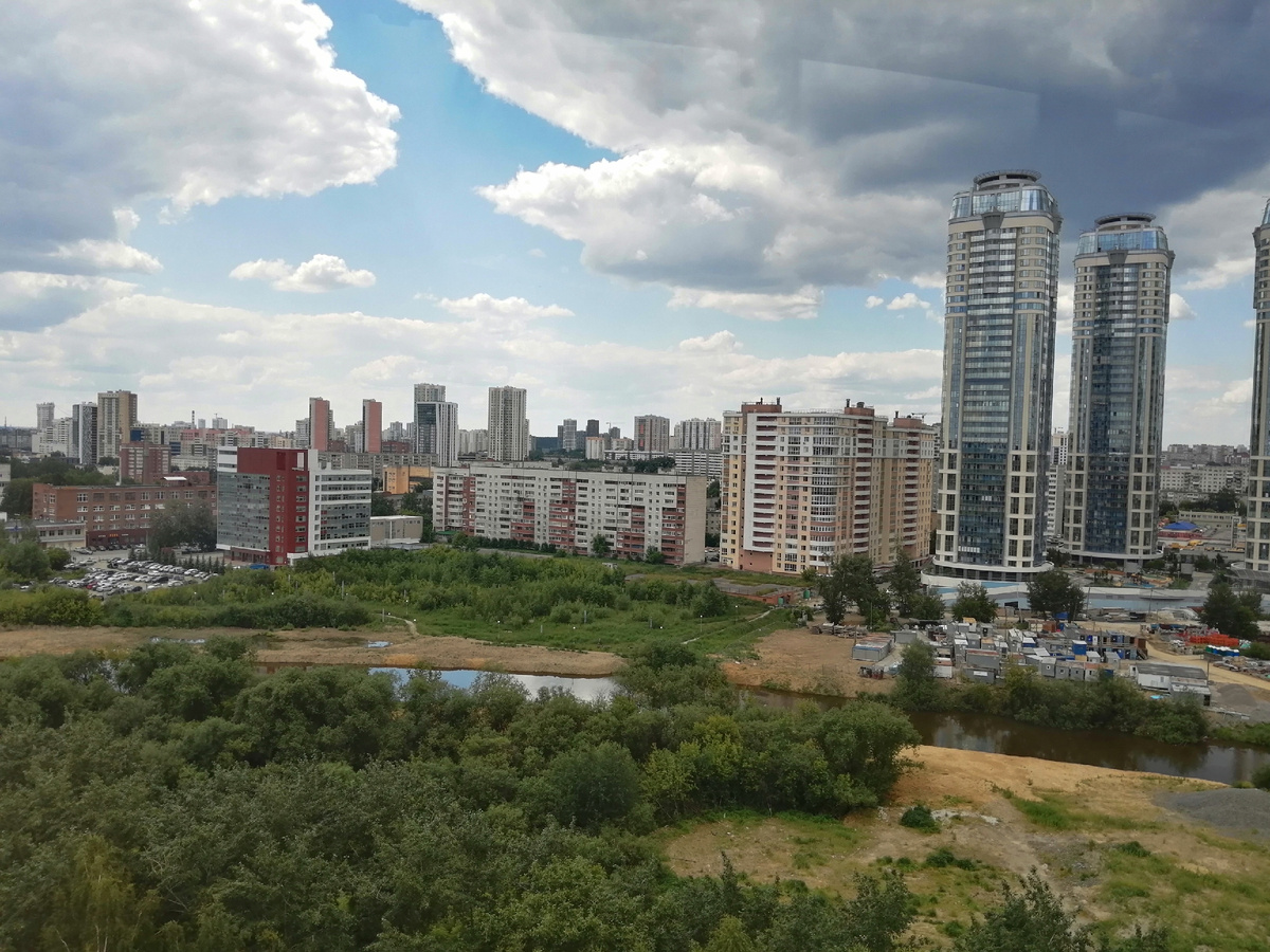 Вчера забыла добавить. Вид с высоты колеса обозрения. До верха ещё не доехали 