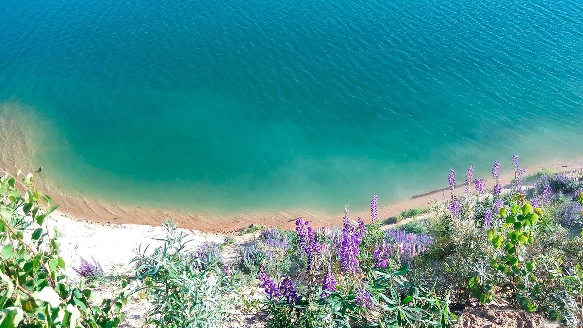 Голубая вода в Пугаревском карьере