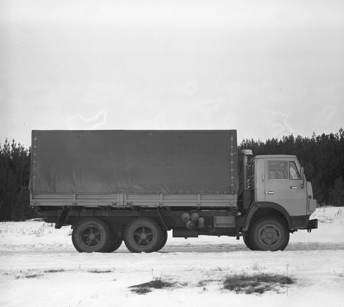 Читая старые газеты. О тентах для автомобилей КАМАЗ. | Музей КАМАЗа | Дзен