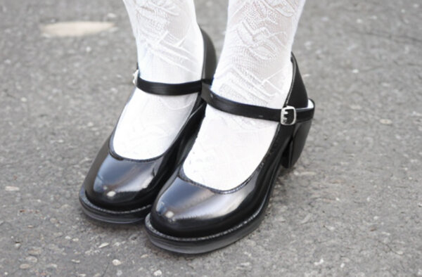 Туфли на школьном каблучке (изображение НС Шедеврум)