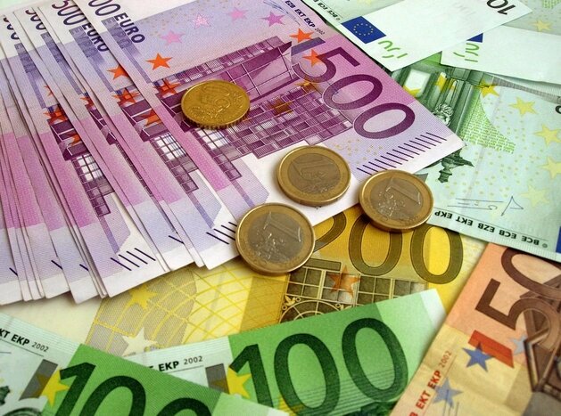 Валюта Черногории - евро. Картинка из интернета