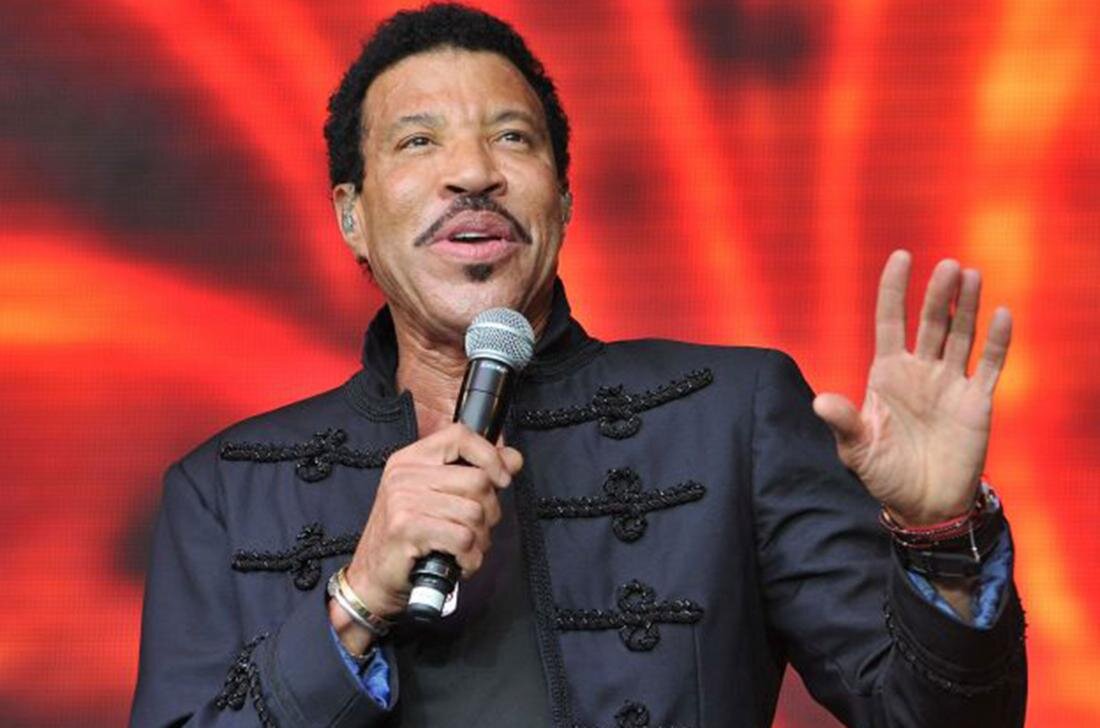 Lionel richie hello. Lionel Richie.