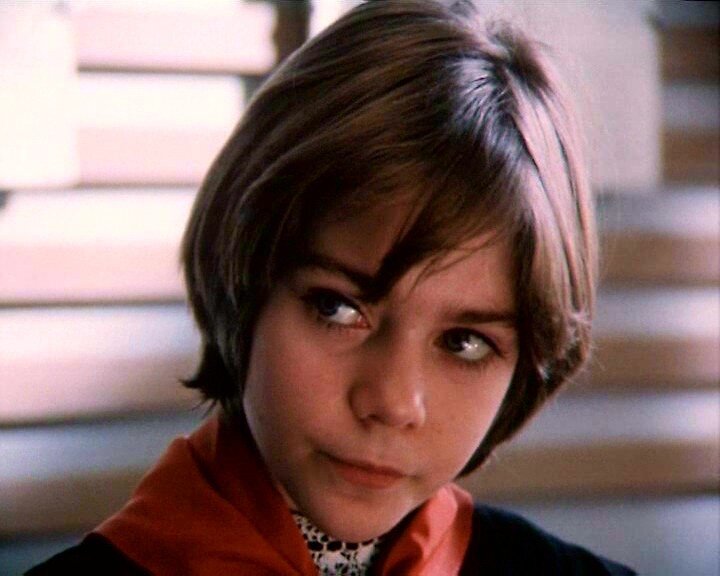 Наталья Гусева. Кадры из фильма"Гостья из будущего" Источник, яндекс картинки