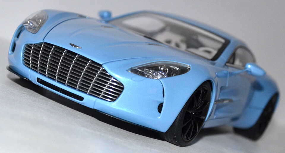Модель: Aston Martin One-77 2009 #76131 metallic black