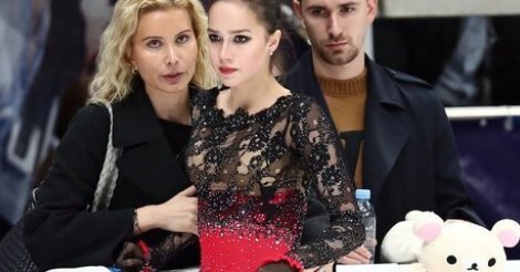 Алина перед выходом на произвольную ЧМ 2019