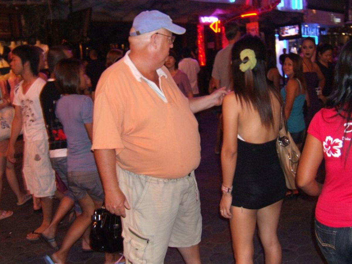 Тут всё явно по любви... =))) Таиланд (фото с coconuts.co)