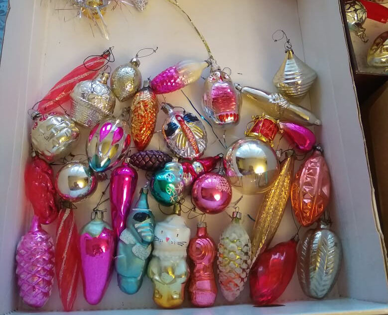 Новогодние игрушки СССР. Личное фото. Еще не повесили.