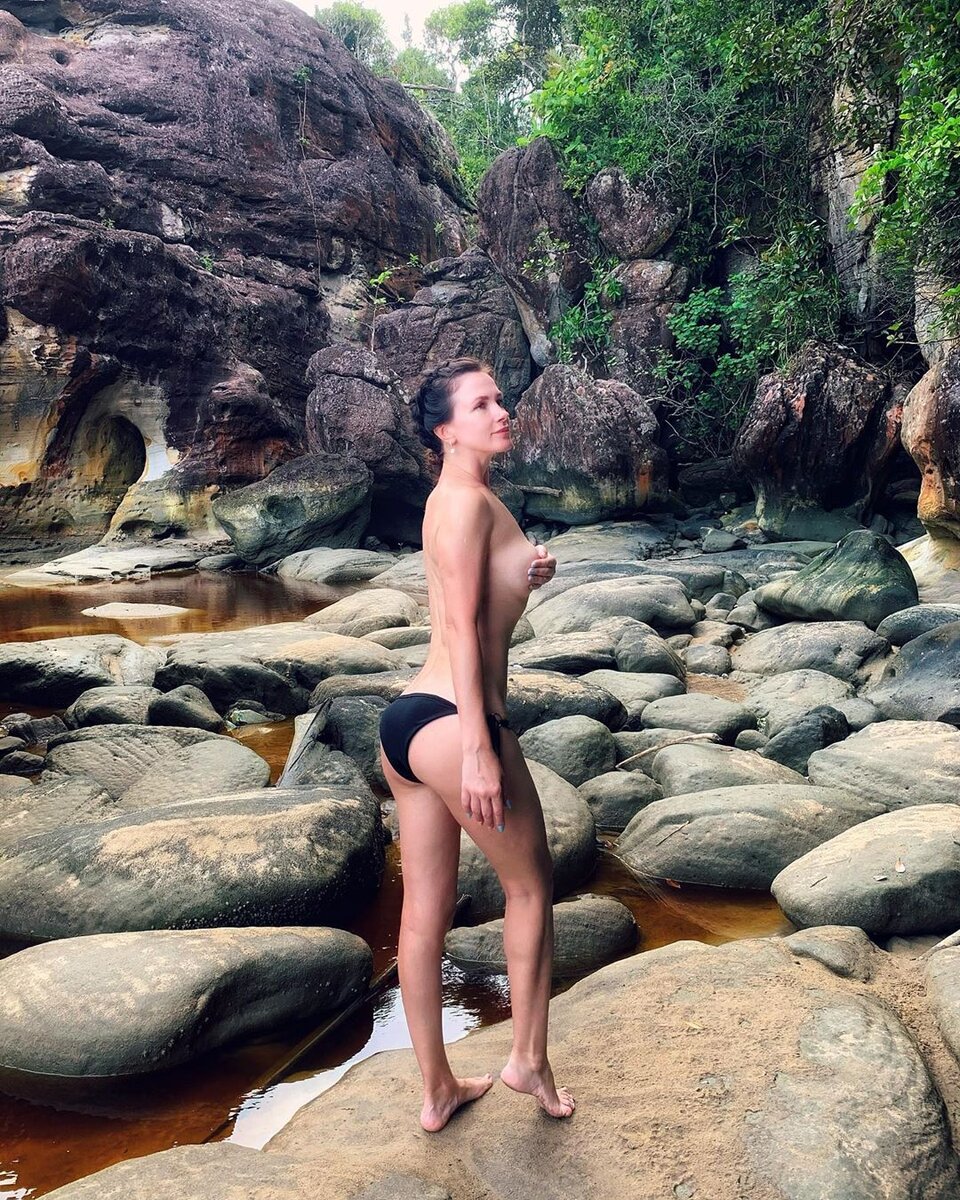 https://www.instagram.com/p/BdafxX5lXV7/