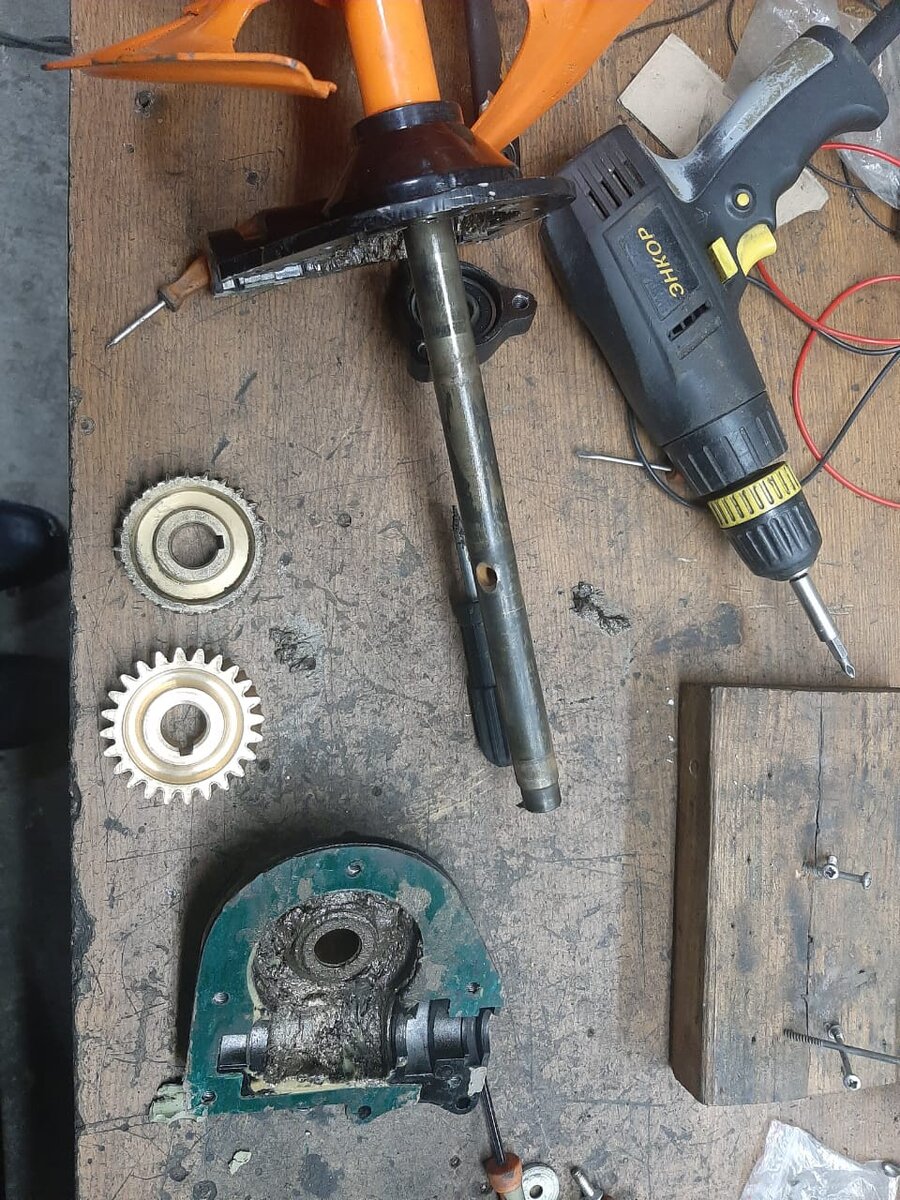 фото новой и старой шестерни!