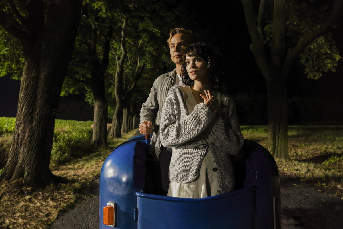 Кадр из фильма "Фабрика грёз" 2019. Фото: yandex.ru