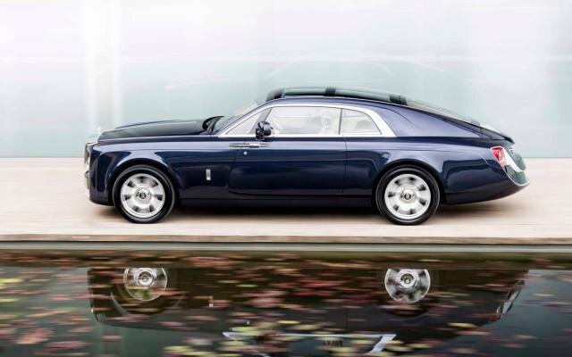 Rolls-Royce Sweptail – $ 12,8 млн. Уникальный автомобиль стоимостью 12,8 миллионов долларов в 2017 году стал самым дорогим из новых автомобилей в истории, но так и не поступил в продажу. Он был произведен в Великобритании компанией Rolls-Royce Motor Cars только в одном экземпляре по совету владельца яхт и самолетов, чье имя компания отказалась раскрывать. 