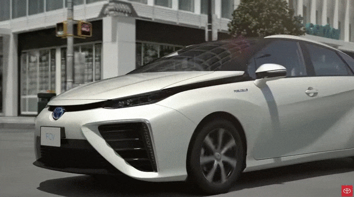 Водородный гибридный автомобиль Toyota Mirai. Отрывок видео с канала Toyota USA на YouTube 
