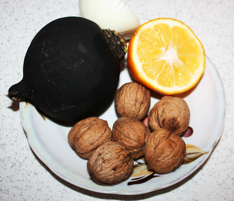 Простые компоненты для салата из редьки